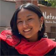 Estudiante de Universidad, graduada de Bachillerato de Sociales.