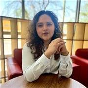 Maestra en múltiples materias para estudiantes mayores de 12 años