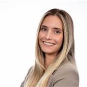 Graduada en Educación Primaria con mención en EF