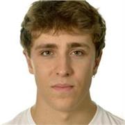 Estudiante universitario con experiencia informal en enseñanza de inglés.