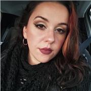 Profesora de Humanidades: lengua, literatura, inglés, francés, historia, griego y latín