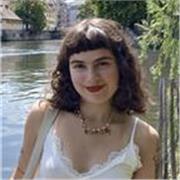 Je suis en 2ème année de Lettres Modernes à la Sorbonne. Je donne des cours de langue et littérature française. 