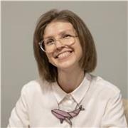 Profesora de inglés con Máster en Filología ofrece clases dinámicas para adultos de todos los niveles.