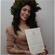 Laureanda in Mediazione linguistica e culturale in lingua spagnola e tedesca, impartisce lezioni di lingua straniera e materie umanistiche