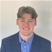 Englische-tutor, der alle Altersgruppen unterrichtet vom Anfänger bis zum Fortgeschrittenen