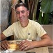 Estudiante de Educación Primaria a falta de Trabajo de Fin de Grado para acabar la carrera.
Soy un chico responsable.