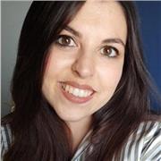 Insegnante di Inglese. Laureata in Lingue e specializzata in traduzione e interpretariato inglese