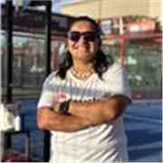 Profesora de padel para clases particulares y grupales