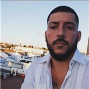 Profesor de educación primaria por la universidad de Sevilla, especializado en educación física, socorrista por la escuela andaluza de salvamento y socorrismo, me considero una persona curiosa y en una constante actualización, daré clases a alumnos de pri