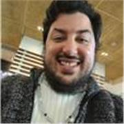 Sou só um Português,não exactamente um professor,que tem a experiência de quem fala português diariamente e vive em Portugal.