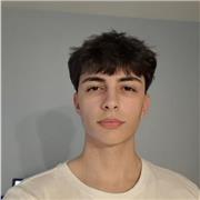 Joven responsable y cercano con ganas de enseñar y ayudar a niños de primaria o ESO