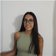 Profesora de primaria y secundaria que imparte clases a domicilio