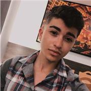 Profesor de francés, imparte clases a personas de todas las edades