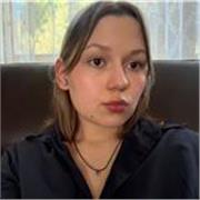 Nauczyciel języka angielskiego z doświadczeniem w uczeniu dzieci i dorosłych online