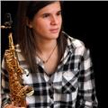 Saxofonista graduada con experiencia tanto a nivel nacional como internacional da clases de música a cualquier nivel