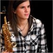 Saxofonista graduada con experiencia tanto a nivel nacional como internacional da clases de música a cualquier nivel