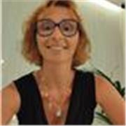 Soy Francesa. Nací en Francia y vivo en Lanzarote. Me apasiona por la enseñanza a los niños, adolescentes y adultos.