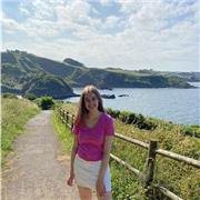 Profesora de inglés de todos los niveles hasta C1. Poseedora del título de CAE (nivel C1 de inglés) además del FCE (nivel B2)