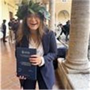 Laureata in ingegneria meccanica, al secondo anno magistrale, offre lezioni di matematica per medie e superiori.