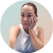 Profesor de español imparte clases a niños, jóvenes y adultos