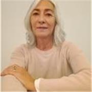 Profesora. Me gratifica muchisimo la enseñanza. Trabaje como docente dando clases d danzas clasicas para nivel Principiantes