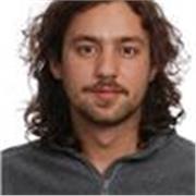 Profesor de Filosofía y Geografía e Historia apto para desempeñar la labor docente en ESO y Bachillerato. 