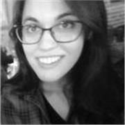 Profesora de inglés imparte clases