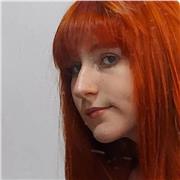 Profesora joven de ingles, que ofrece clases de ingles para niños y adolescented