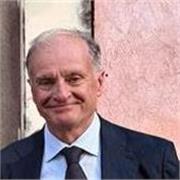 Laureato con esperienza di insegnamento scolastico e universitario, con metodo di studio pratico per imparare rapidamente. 
