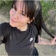 Soy una chica con el título de la eso y buenas notas, que está dispuesta a ayudar a niñ@s en sus deberes y estudios.