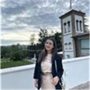 Profesora de inglés que ha vivido y estudiado en Estados unidos y madre lengua de italiano ofrece clases en Granada y online