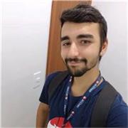 Professor de língua inglesa competente, esforçado e dedicado ao aprendizado dos alunos