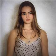 Soy una actriz joven en busca de trabajo. Tengo el bachillerato y 4 años de la carrera de Arte Dramático de la ESADV