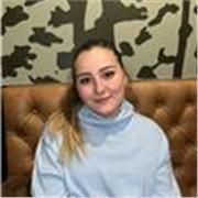 Je m’appelle Mathilde, j’ai 23 ans et je suis en master MEEF pour devenir professeur des écoles. J’aimerai pouvoir aider vos enfants à faire leurs devoirs et revoir sur les leçons un peu compliqué pour eux. (6-12 ans)