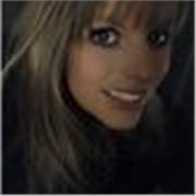 I’m hardworking, fun and positive. Anyone who needs support to improve their English speaking skills 