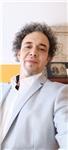 Profesor de música imparte clases a todas las edades