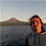 Soy graduado en Biología y tengo experiencia dando clases particulares de mate, química y bio