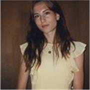 Ho esperienza con aiuto compiti a bambini di scuola elementare e scuola secondaria di primo grado. Disponibile per altre materie