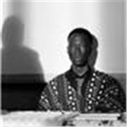 Dipinti iperealistico con matite e carboncino