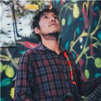 Profesor de Guitarra e interpretación. 
Me puedo desplazar dentro de la región de Valparaíso. e impartir clases en Formato Online. 
Tengo Formas Prácticas y Entretenidas en Composición musical y Vocalización.
Trabajo en equipos Técnicos de Montaje para ev