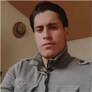 Estudiante universitario con conocimiento en matemáticas