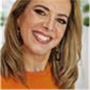 Soy una persona muy empática, cercana y sociable, con alto nivel cultural. Le daría clase de español a extranjeros.