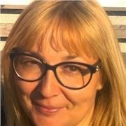 Offro lezioni private a bambini e ragazzi di tutte le età, scuola primaria, media e superiore.