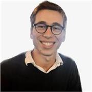 Neolaureato in Filosofia, appassionato di letteratura, di cui ho dato parecchi esami all'università, offro lezioni di letteratura italiana e tutte le materie umanistiche a studenti delle medie e delle superiori