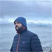 PhD/MBA, con 20 años de experiencia en Marketing y Operaciones, habló inglés, portugués y español; soy profesor universitario 