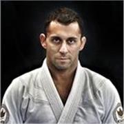 Maestro cintura nera di Jiu Jitsu e cintura nera di Judo, impartisce lezioni di Difesa Personale, Jiu Jitsu e Grappling