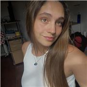 Me considero una persona perseverante, con ganas de enseñar y de que me enseñen. Soy nativa y espero poder enseñarle a extranjeros