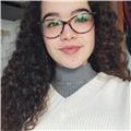 Estudiante de grado en farmacia apta para enseñar matemáticas, biología, química o física.