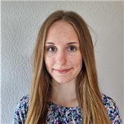 Spanischtutorin, die alle Altersgruppen unterrichtet