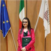 Maestra Chiara a disposizione per aiutarti con i tuoi compiti o per un ripasso prima del nuovo anno scolastico!